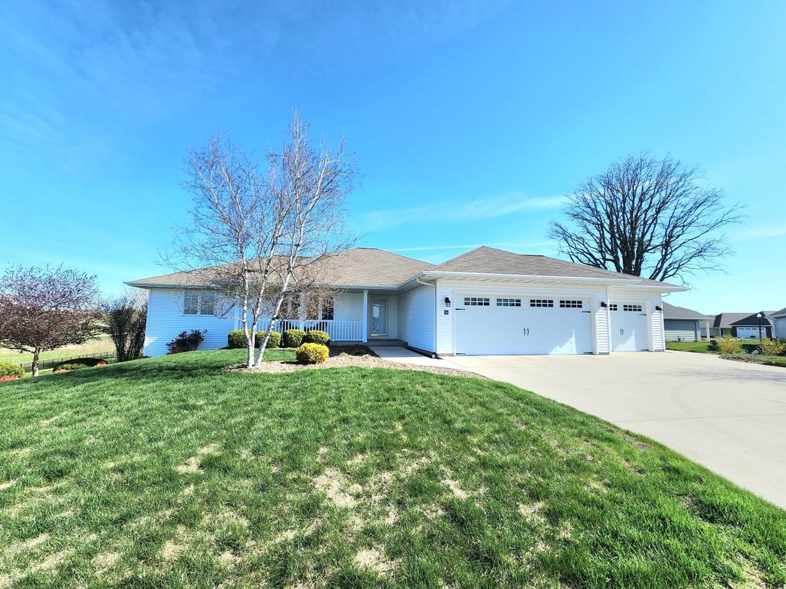 256 Auburn Dr, Sheboygan Falls, WI 53085