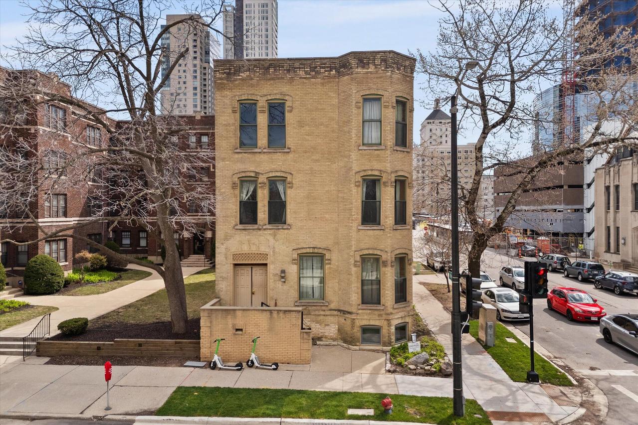 802 N Van Buren St, Milwaukee, WI 53202