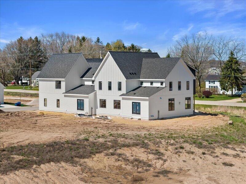 498 Bastle Wynd - #10, Port Washington, WI 53074