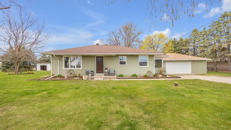 W5240 Clearview Rd, Lyndon, WI 53093