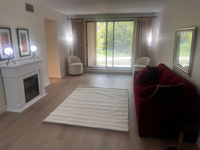 425 W Willow Ct #141, Fox Point, WI 53217