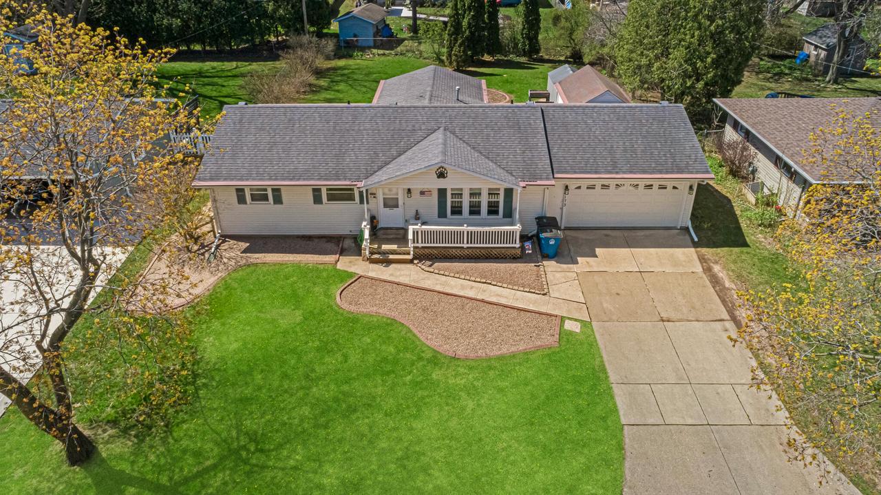 1173 Canterbury Rd, Green Bay, WI 54304