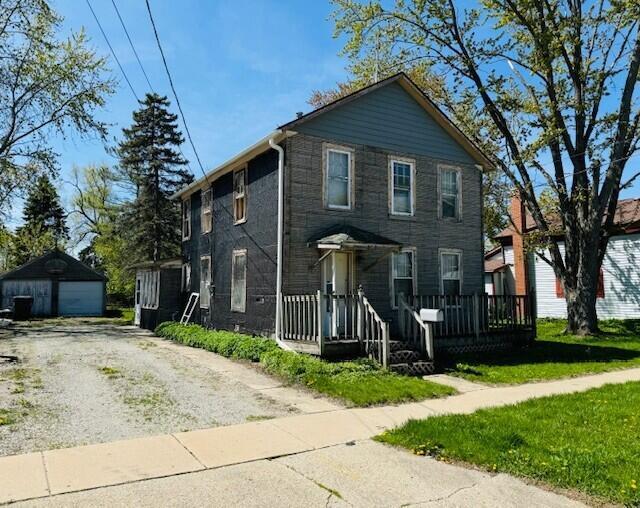 809 11th Ave, Union Grove, WI 53182