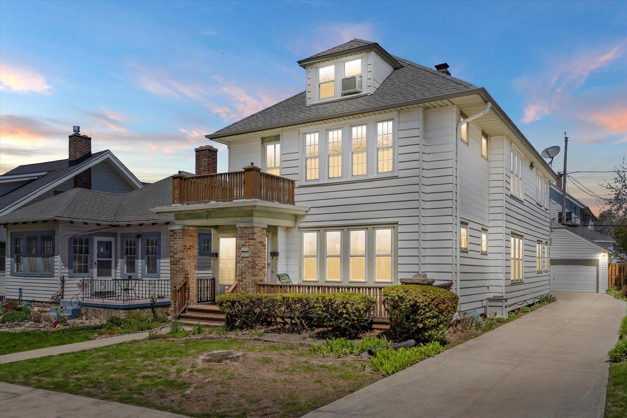1830 E Jarvis St #1832, Shorewood, WI 53211