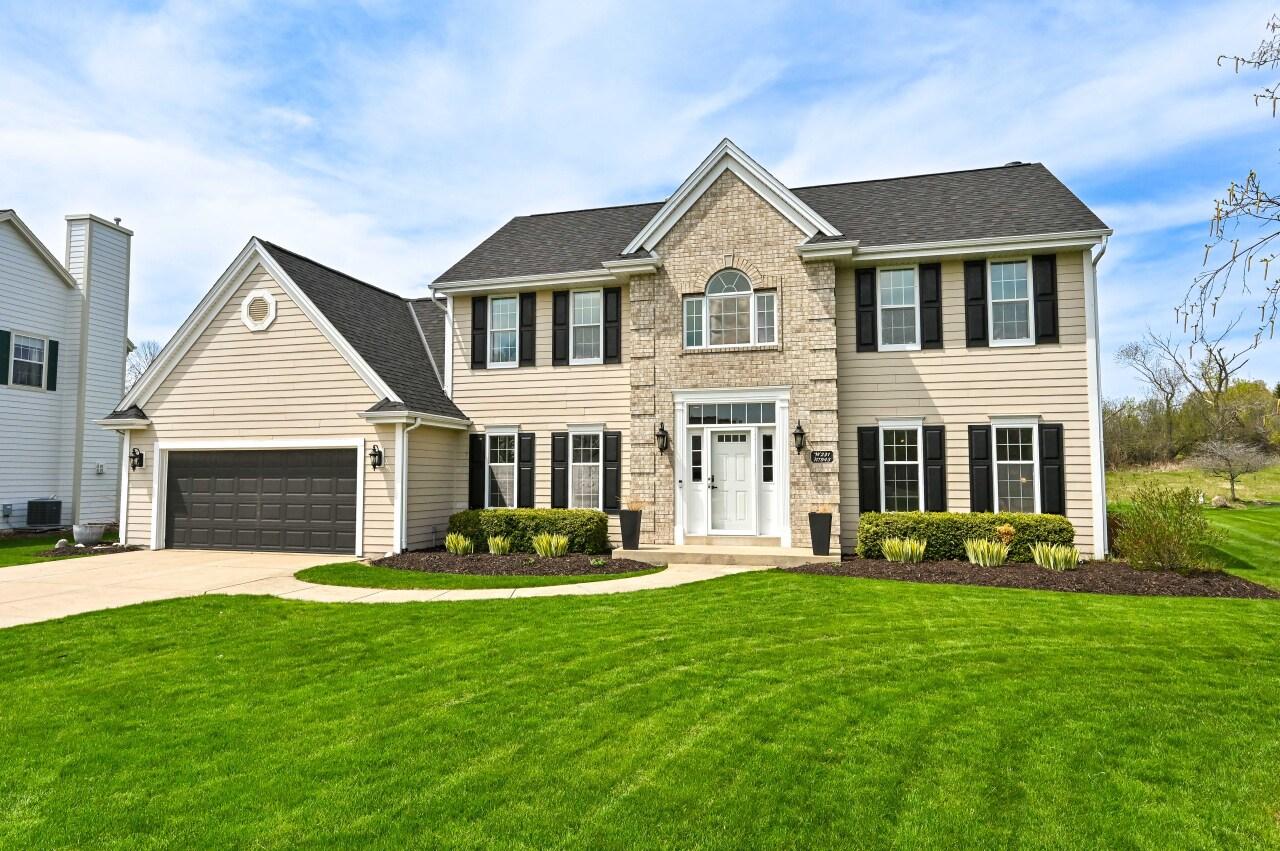 W231N7943 Martin Ct, Sussex, WI 53089