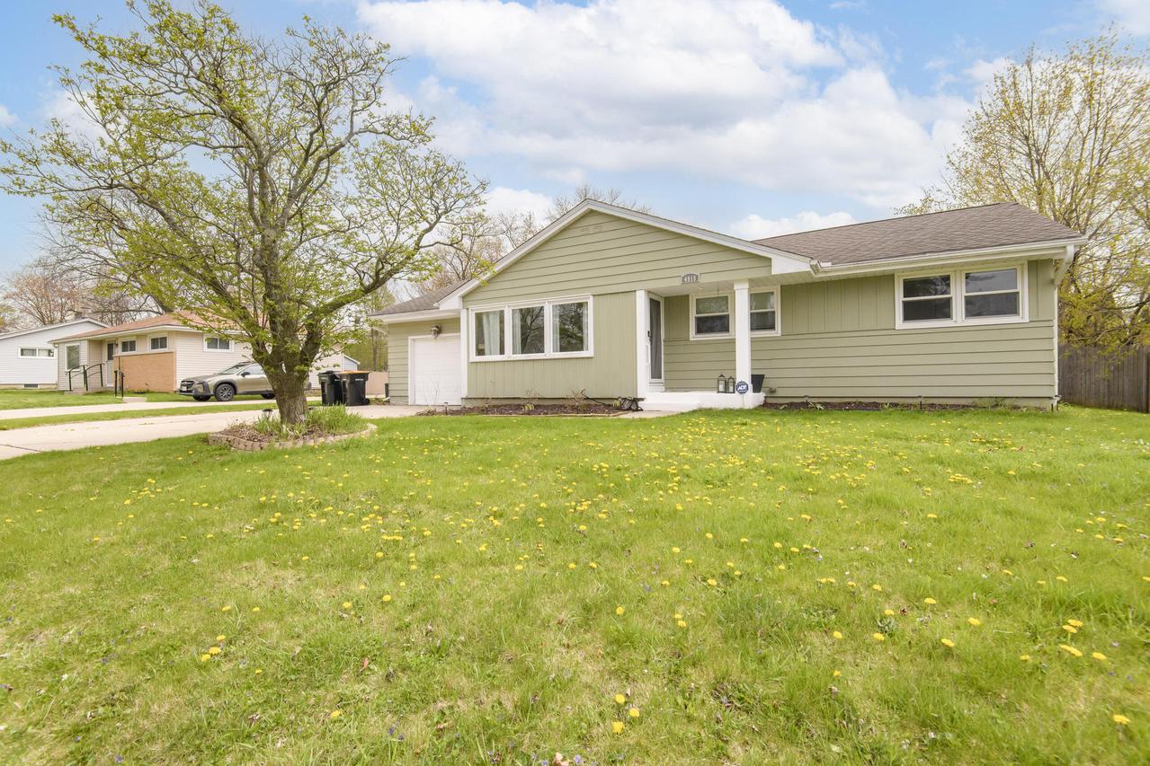 4915 W Spring Ln, Milwaukee, WI 53223