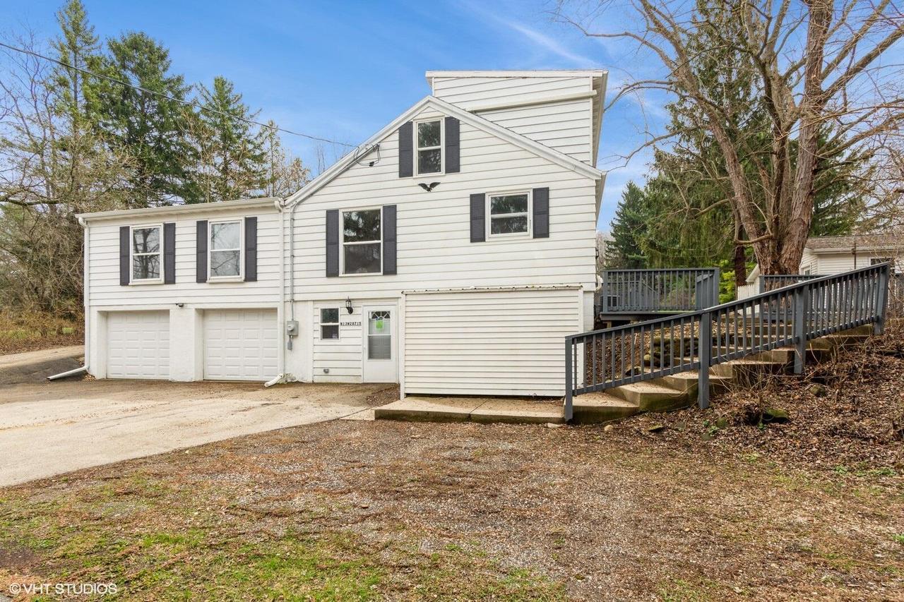 N13W28715 Silvernail Rd, Delafield, WI 53072