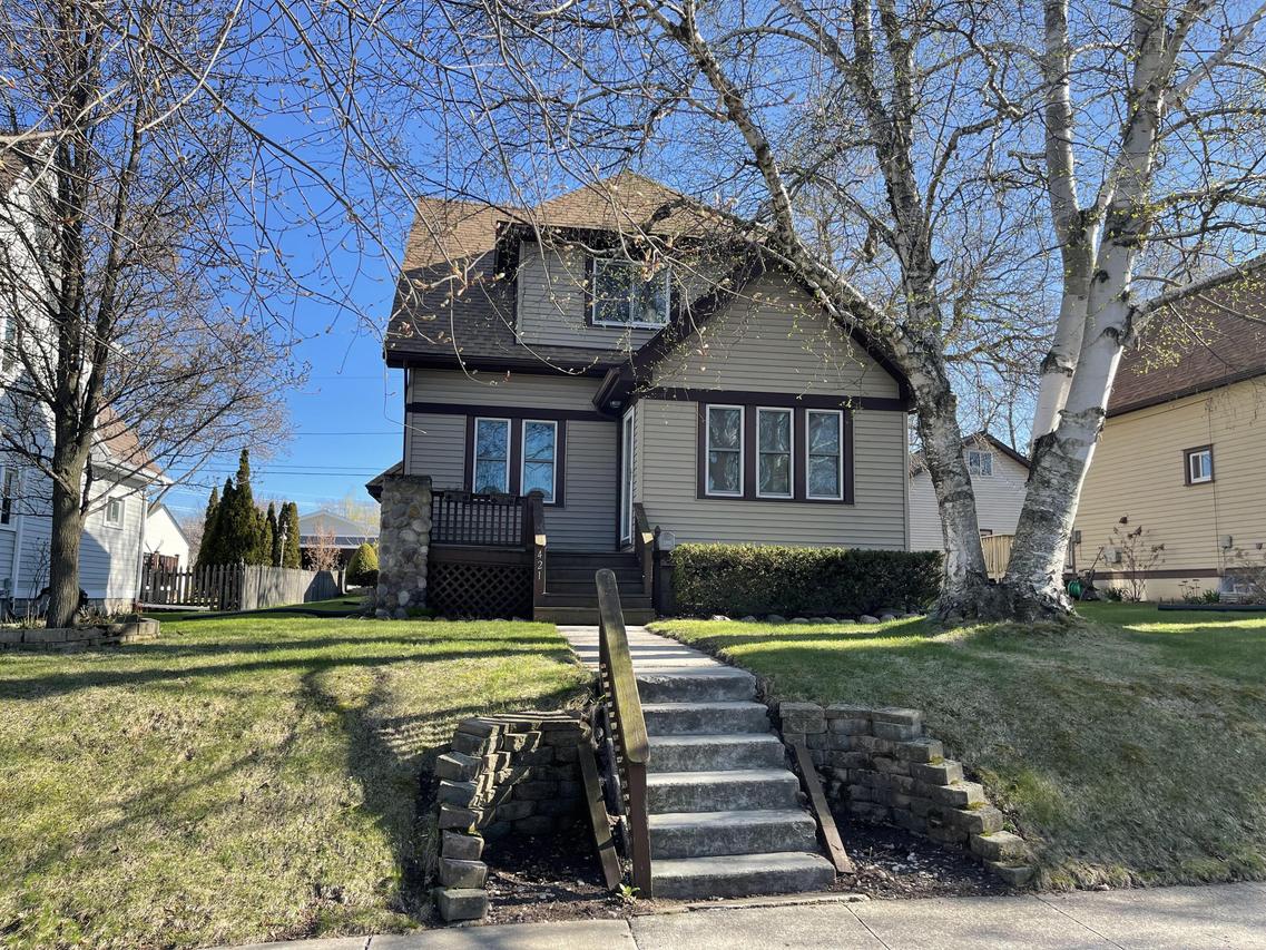 421 W Michigan St, Port Washington, WI 53074