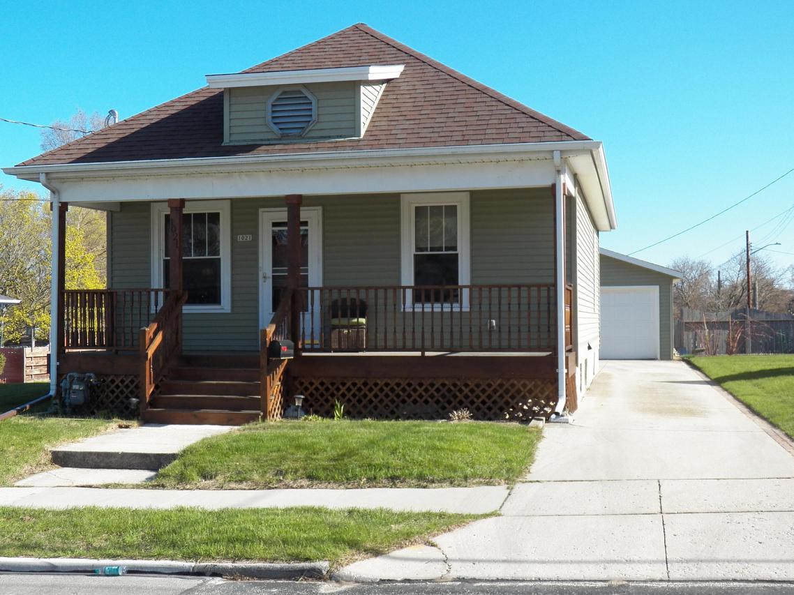 1021 Manila St, Manitowoc, WI 54220
