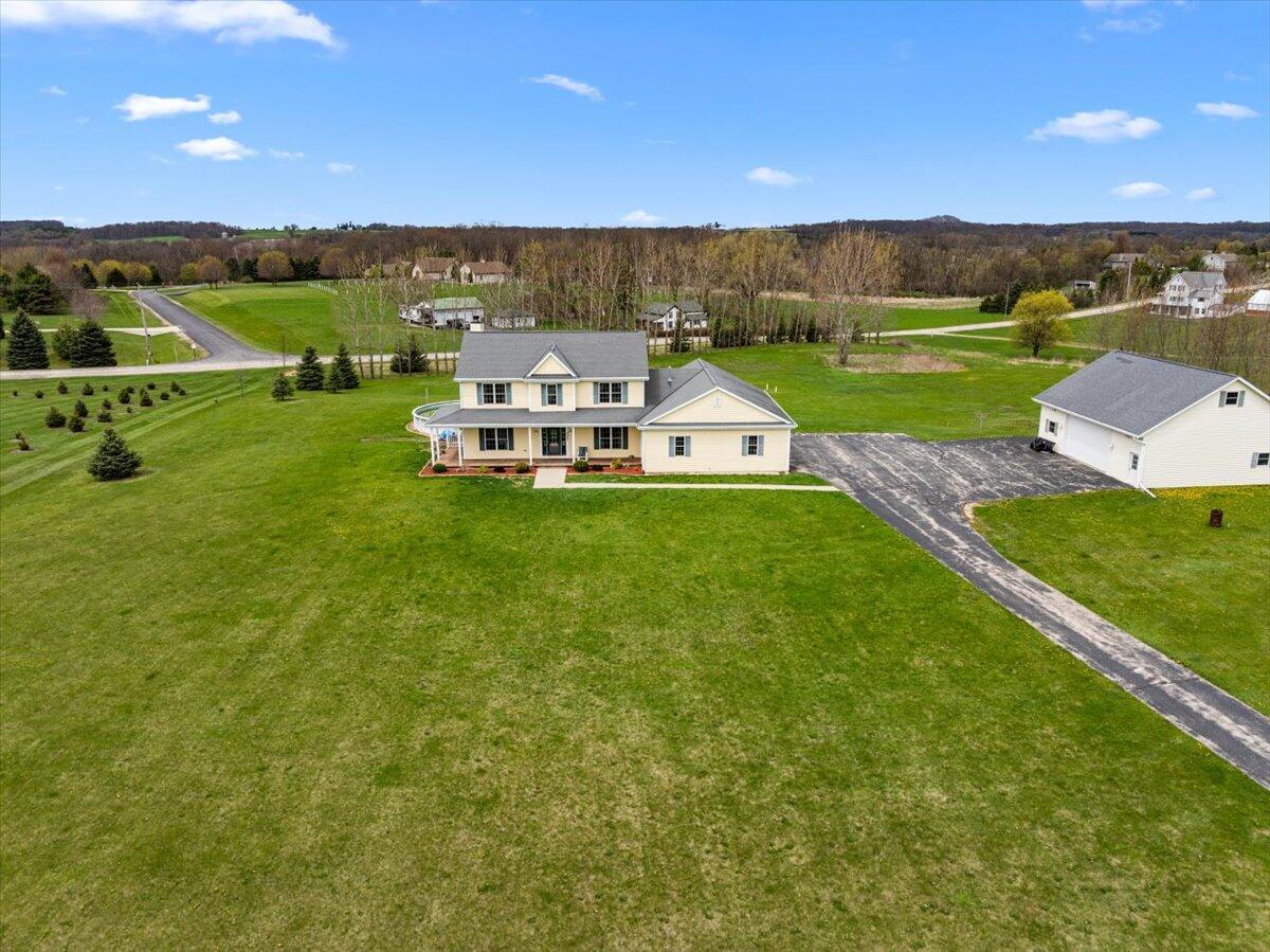 2583 Countryside Ln, Polk, WI 53076