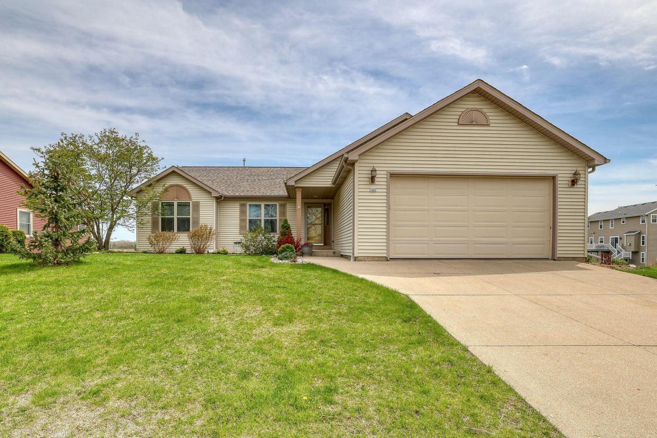 747 Dakota Dr, Hartford, WI 53027