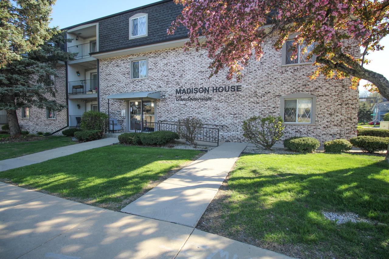 237 Madison St #67, Waukesha, WI 53188