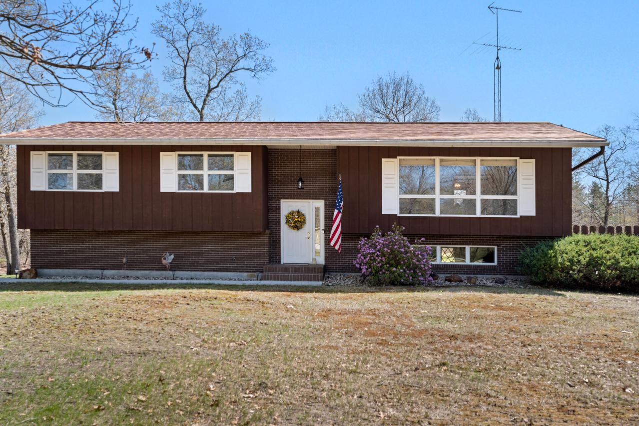 N5976 Cresthill Dr, Lisbon, WI 53950