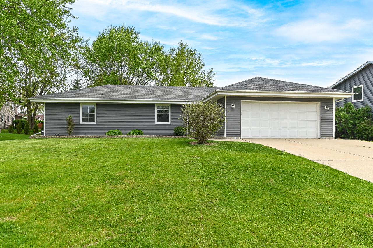 3828 W Minnesota Ave, Franklin, WI 53132