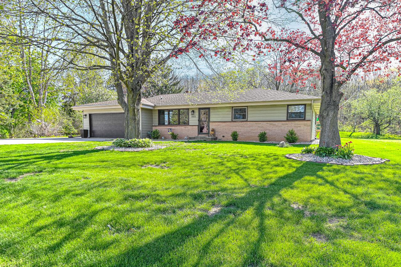 7801 Hagemann Rd, Caledonia, WI 53108