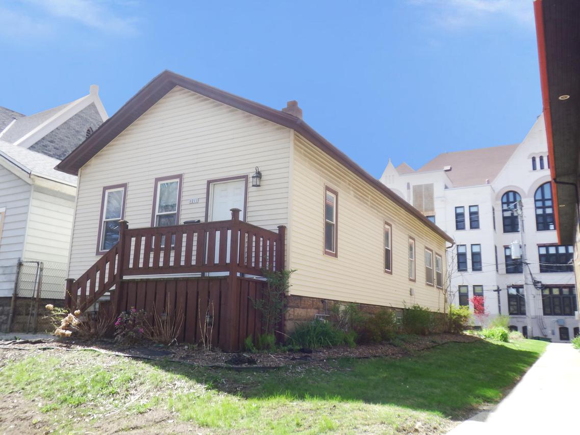 1211 W Walker St, Milwaukee, WI 53204