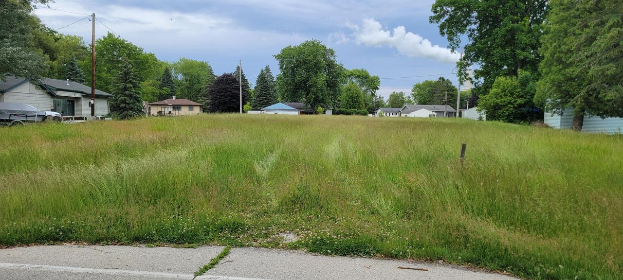 10568 S Alton Rd, Oak Creek, WI 53154