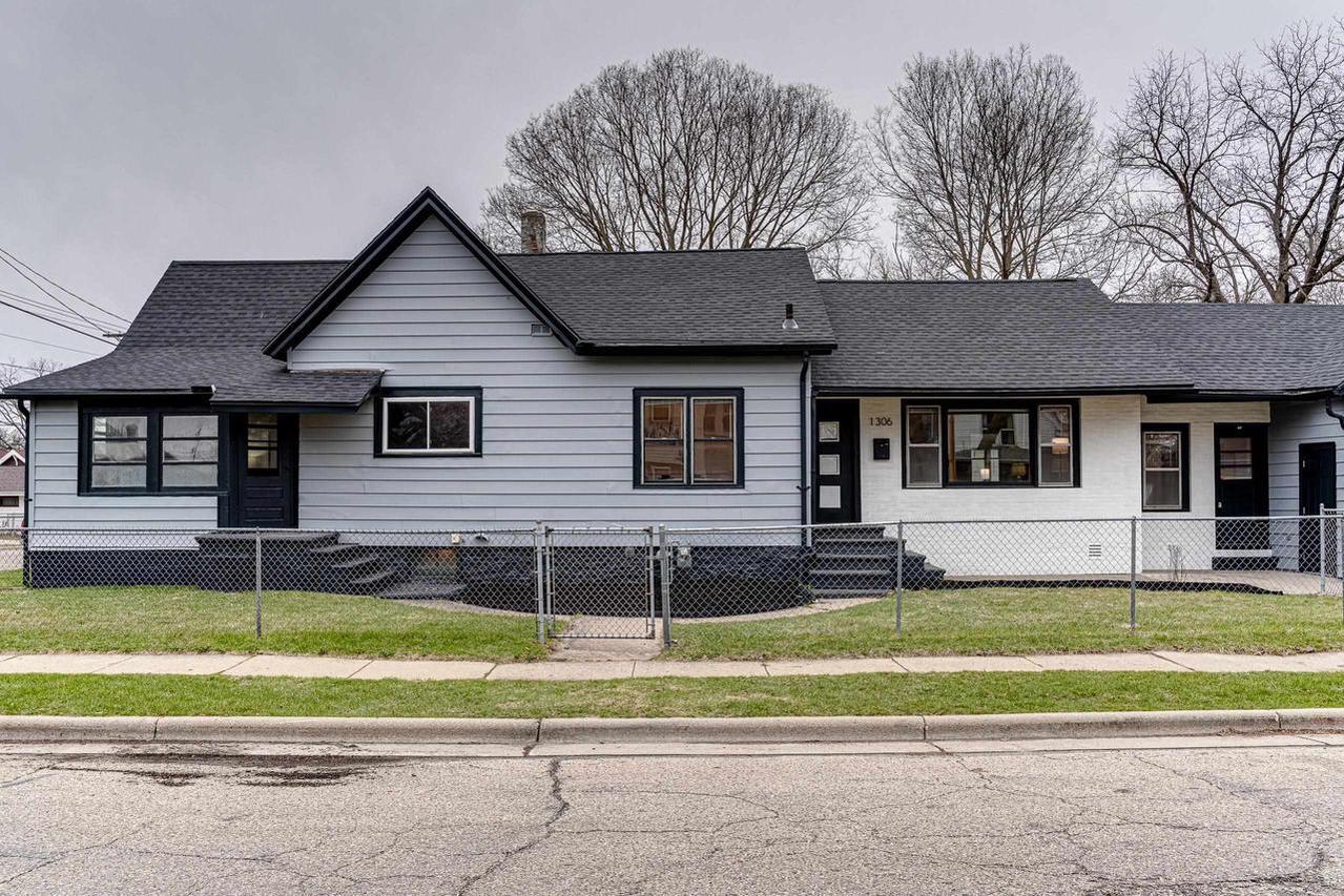 1306 Porter Ave, Beloit, WI 53511