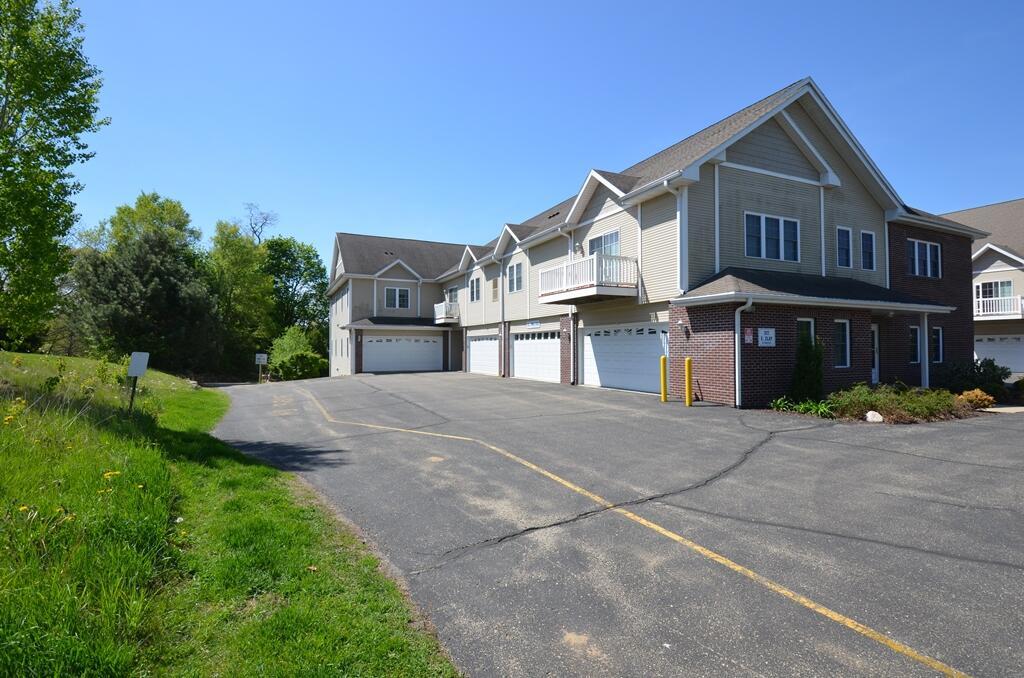 327 E Clay St #17, Whitewater, WI 53190