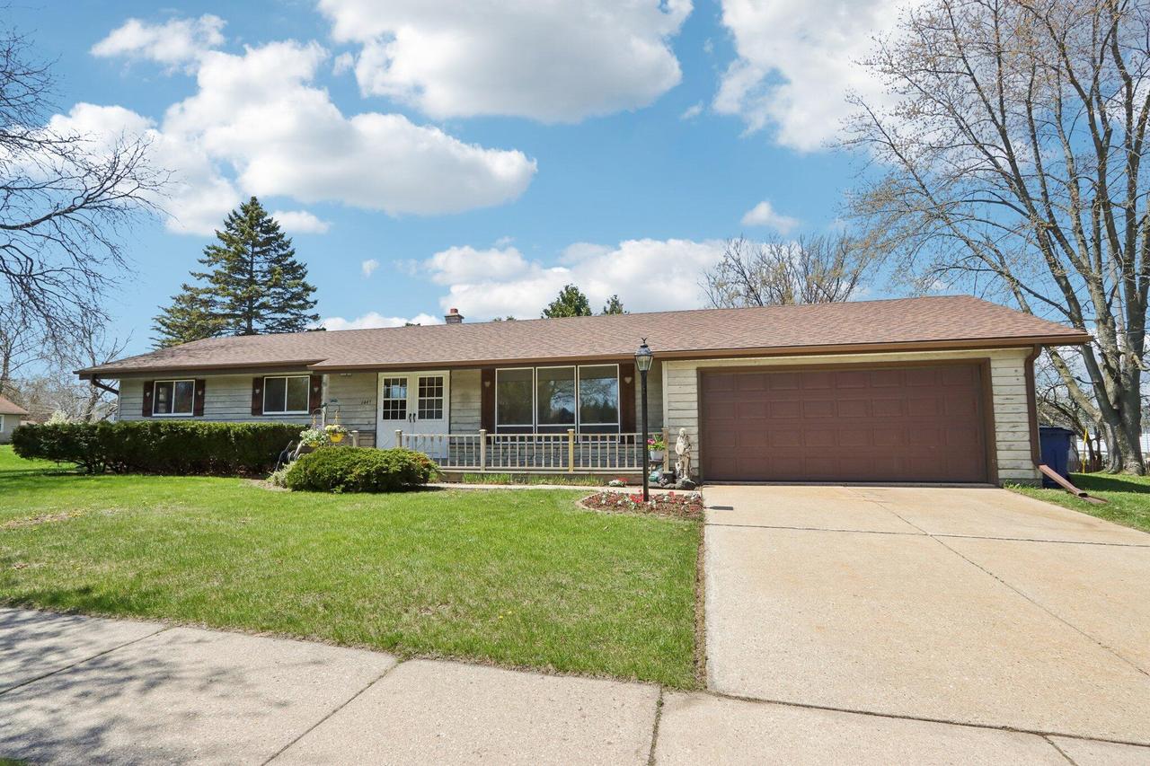 1445 17th Ave, Grafton, WI 53024