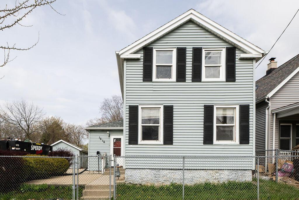 1616 Dr Martin Luther King Dr, Racine, WI 53404
