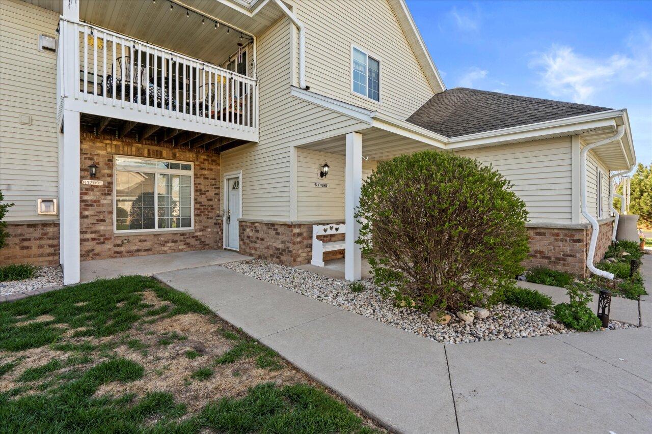W197N17096 Stonewall Dr #4, Jackson, WI 53037