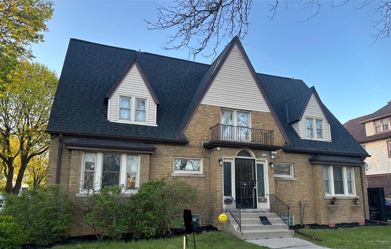 1728 W Capitol Dr, Milwaukee, WI 53206