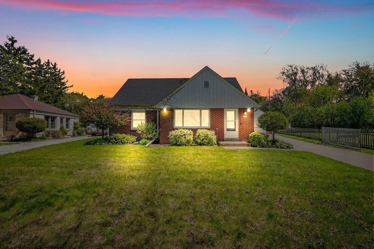 2780 S 52nd Pl, Milwaukee, WI 53219