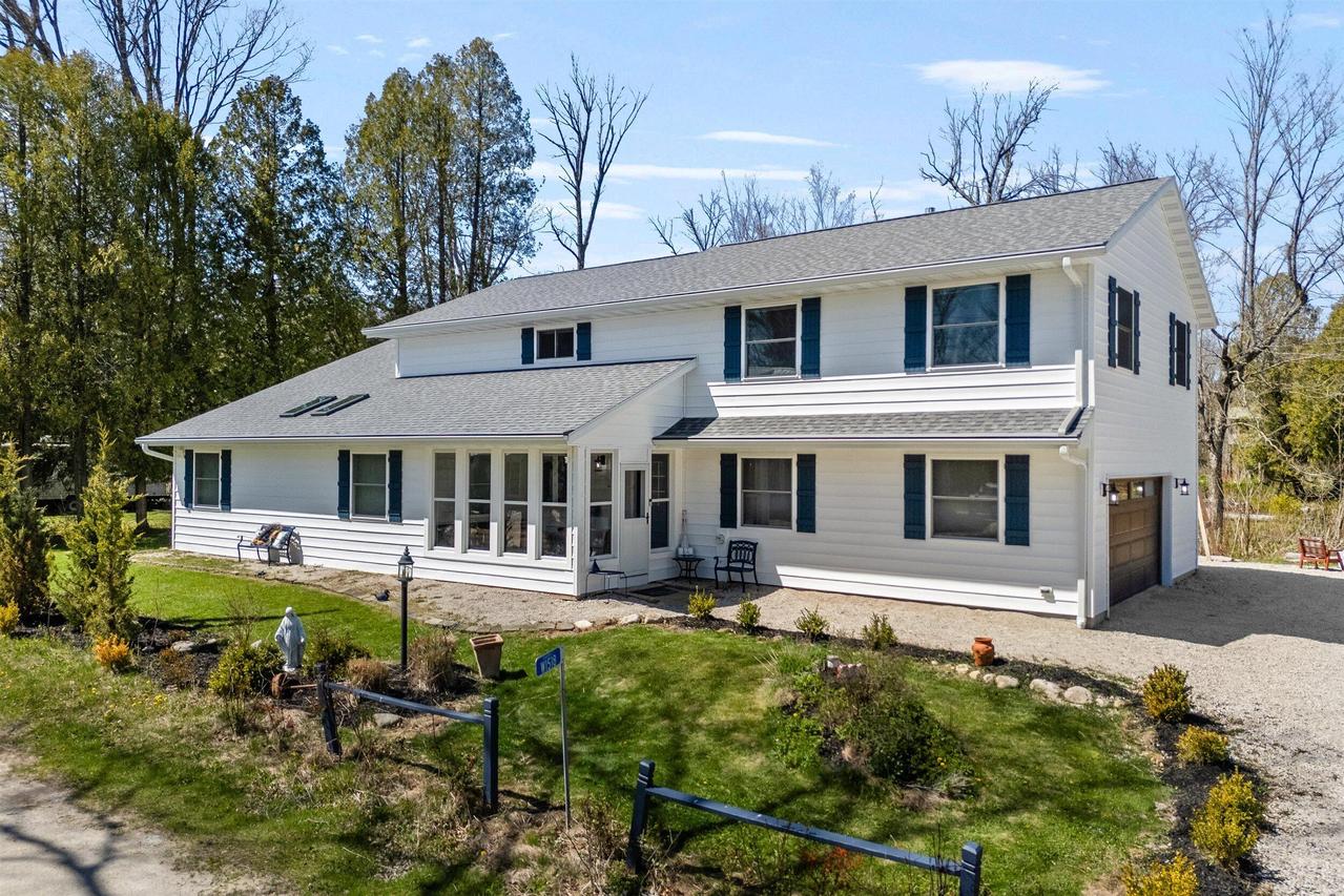 W1518 Draayers Ct, Holland, WI 53070