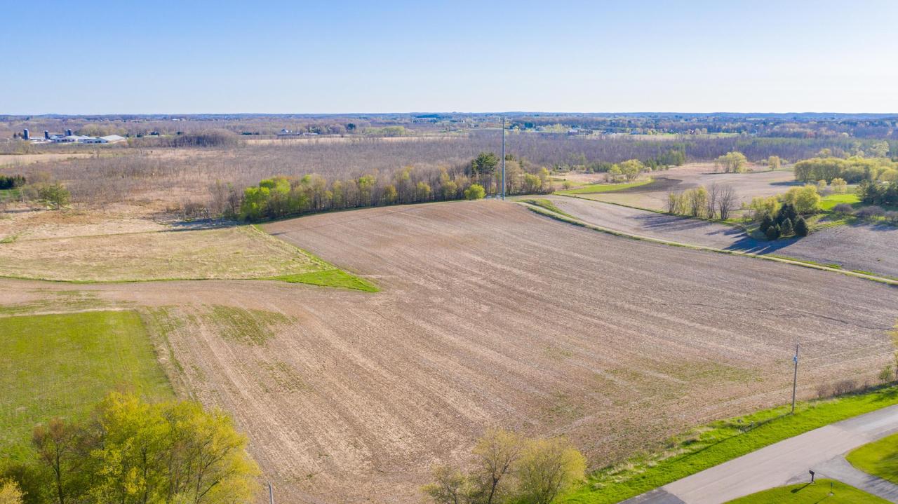5312 Beechnut Dr, Wayne, WI 53040