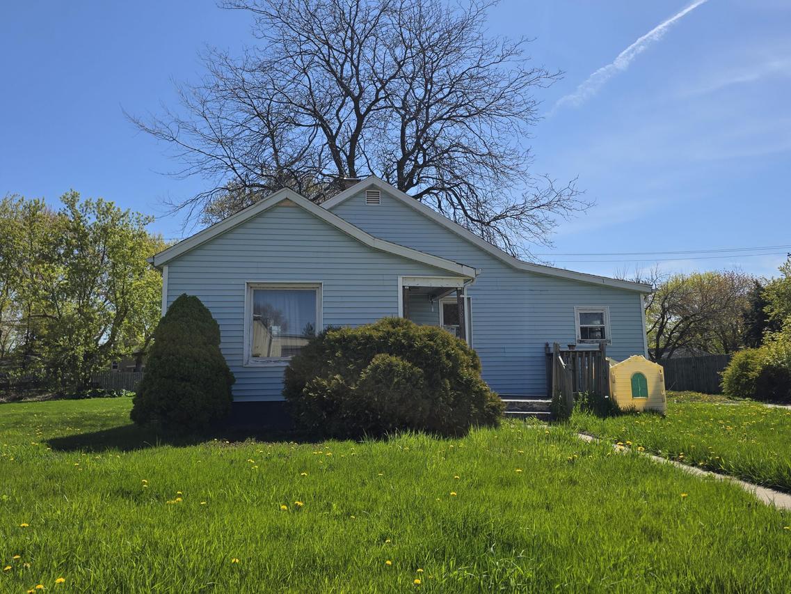 3031 Phillips Ave, Mount Pleasant, WI 53403