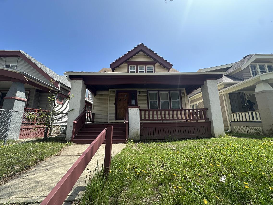 3036 N 24th Pl, Milwaukee, WI 53206
