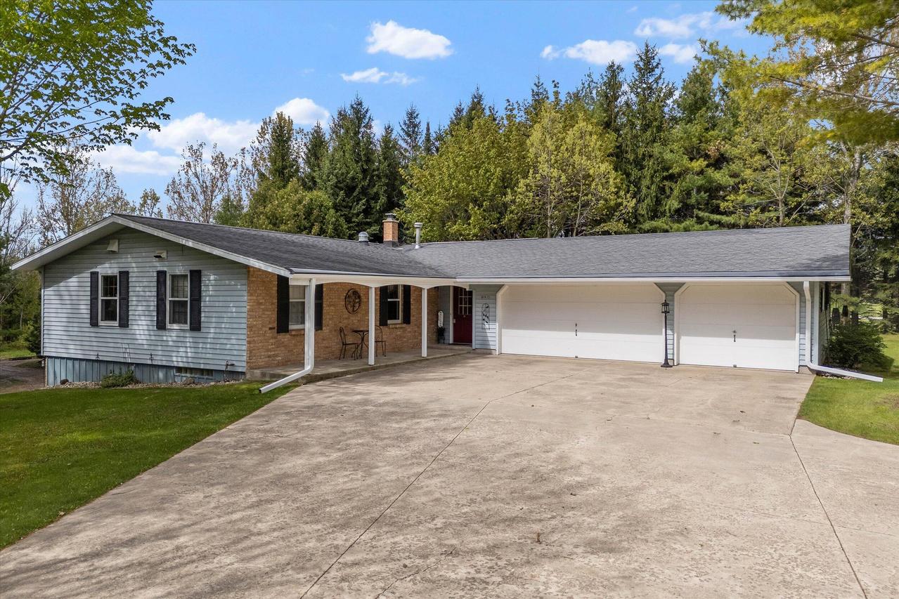 W4415 Park Sq, Holland, WI 53075