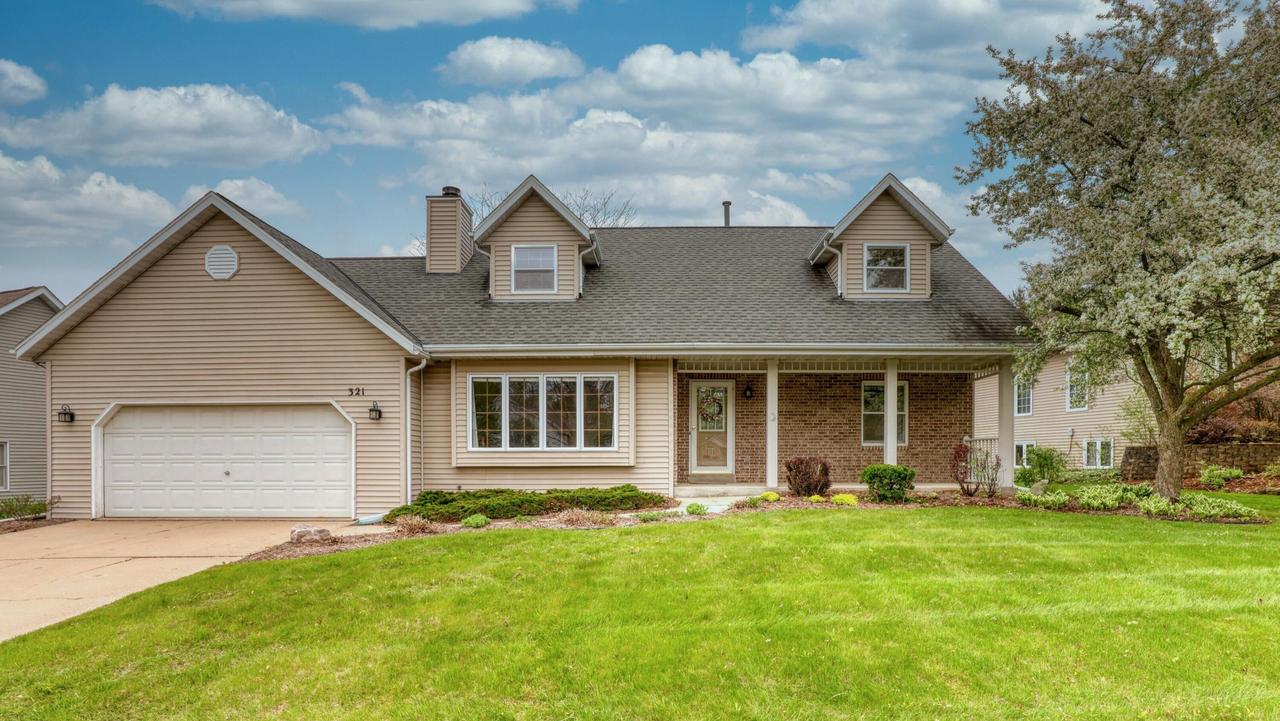 321 Gorman Way, West Bend, WI 53095