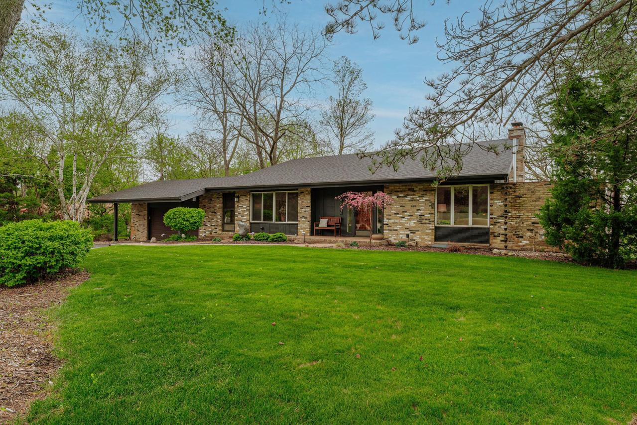 15340 Woodbridge Rd, Brookfield, WI 53005