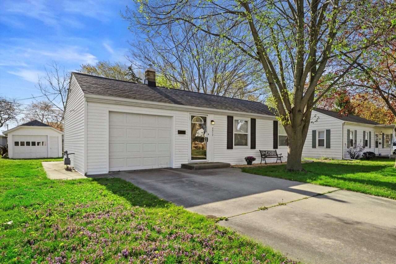 2317 Monroe Ave, Racine, WI 53405