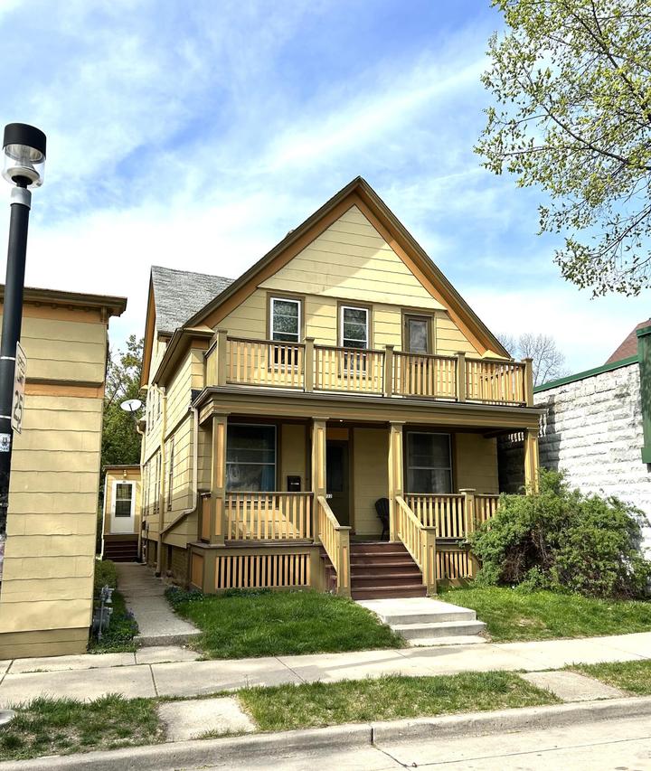 918 E Center St #920,922, Milwaukee, WI 53212