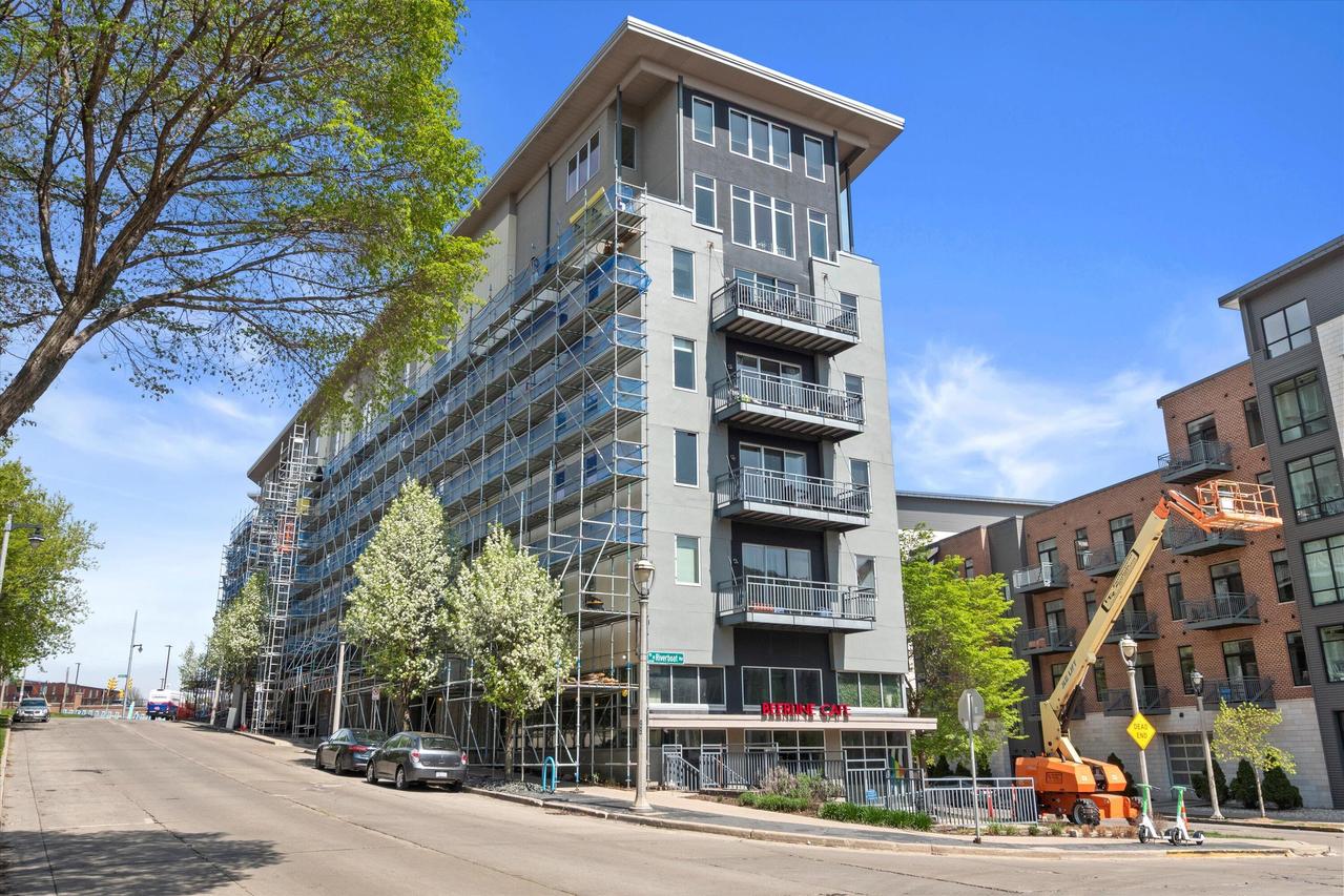 2080 N Commerce St #205, Milwaukee, WI 53212