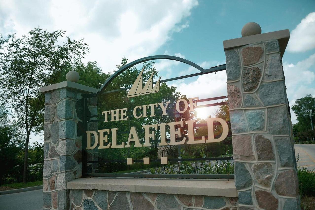 1011 Park Way #Lt10, Delafield, WI 53018