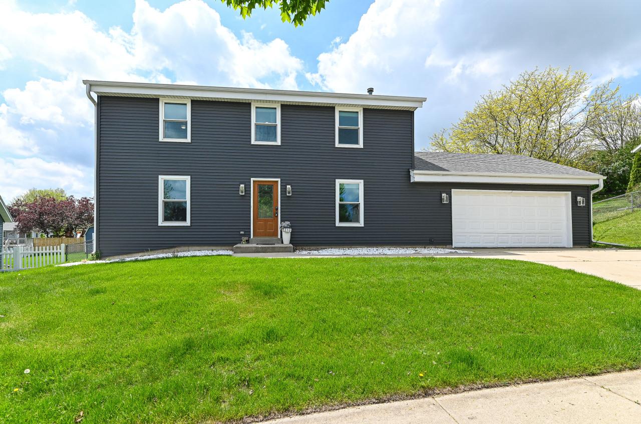 310 Stewart Hill, Waukesha, WI 53188