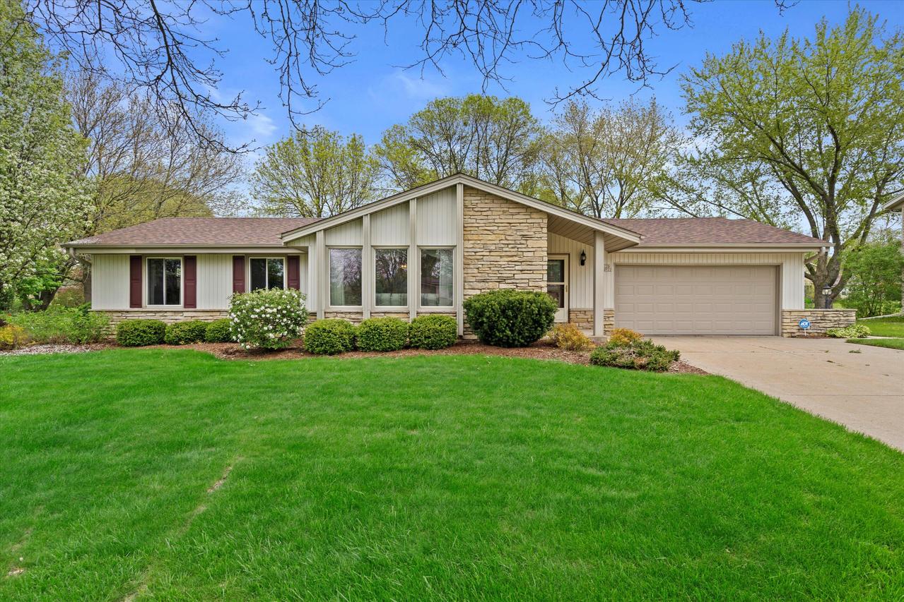 W171N10522 Harvest Ln, Germantown, WI 53022