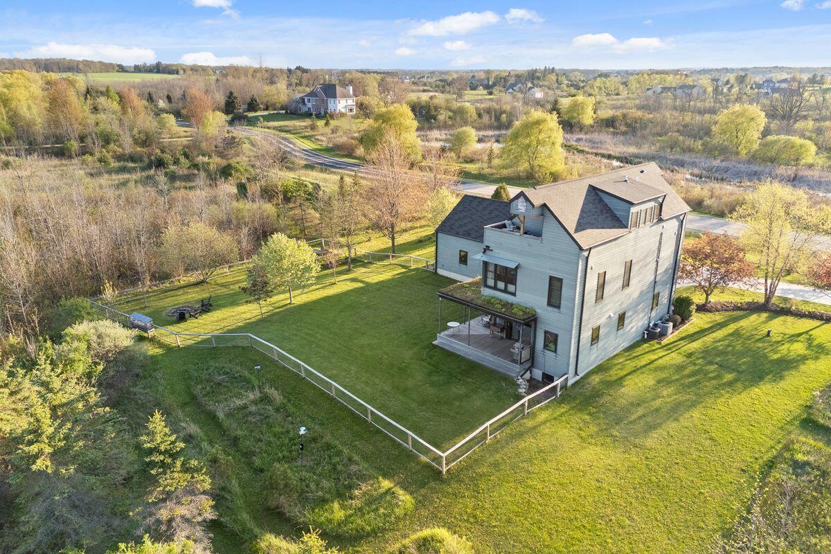 1038 Lakeland Rd, Grafton, WI 53024