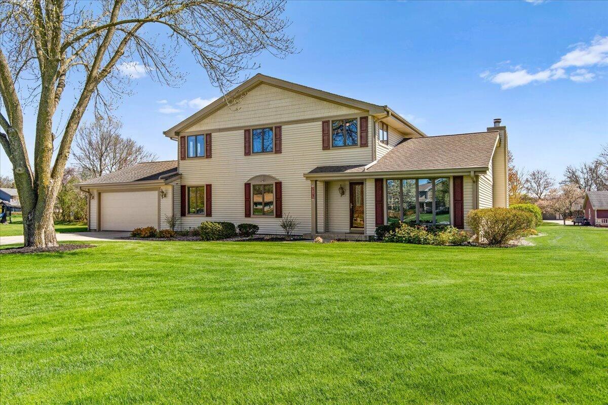 3875 Westwood Ct, Brookfield, WI 53005