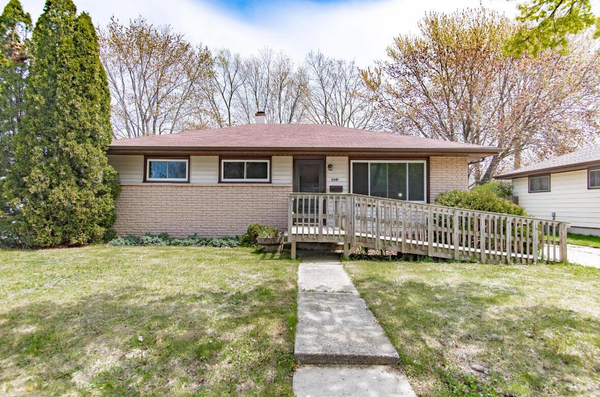 3341 Hamlin St, Racine, WI 53403