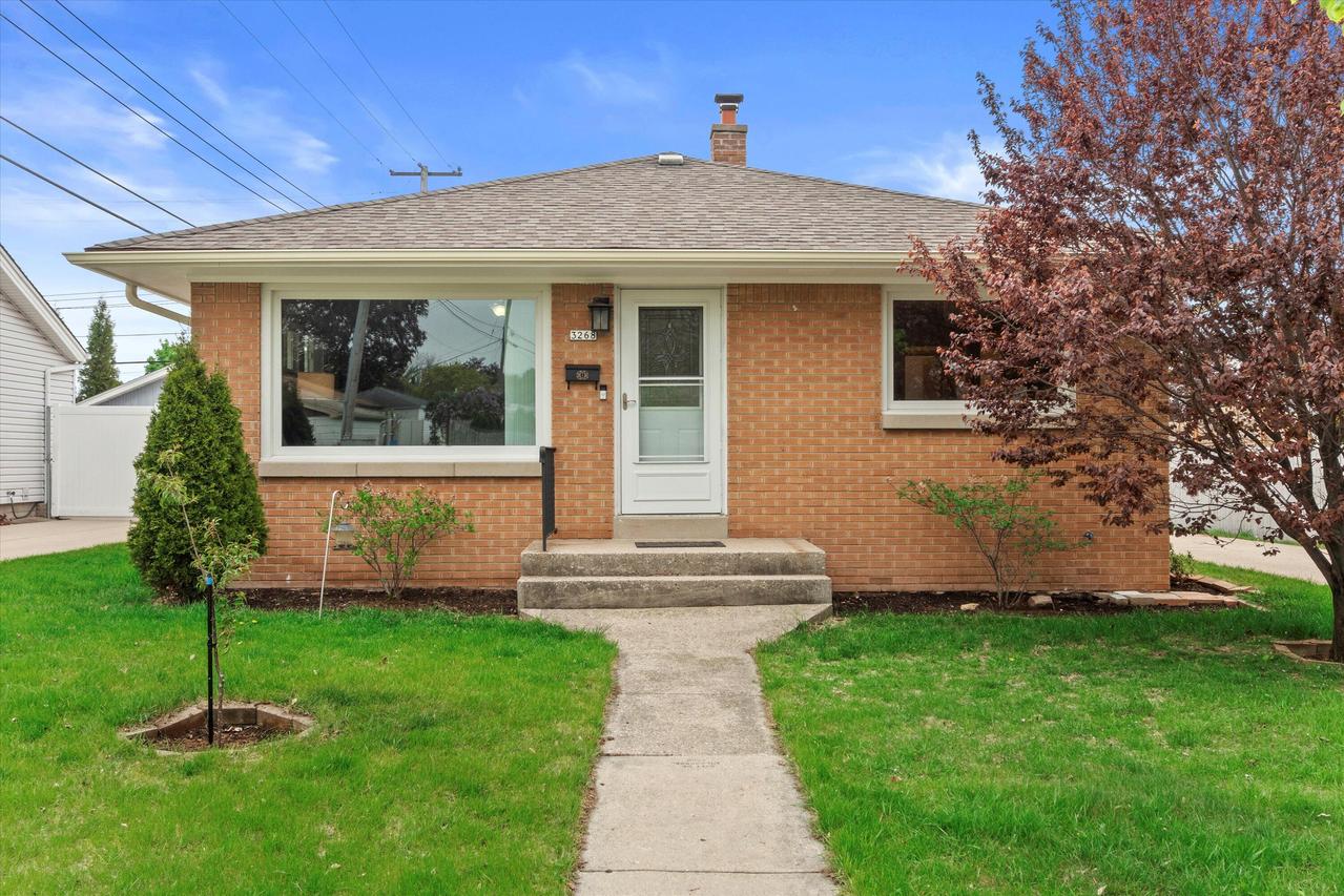 3268 S 86th St, Milwaukee, WI 53227