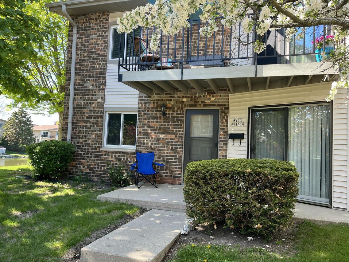 W168N11507 El Camino Dr, Germantown, WI 53022