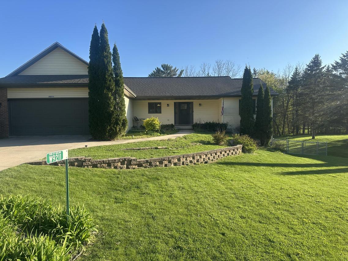 W9211 Red Feather Dr, Oakland, WI 53523