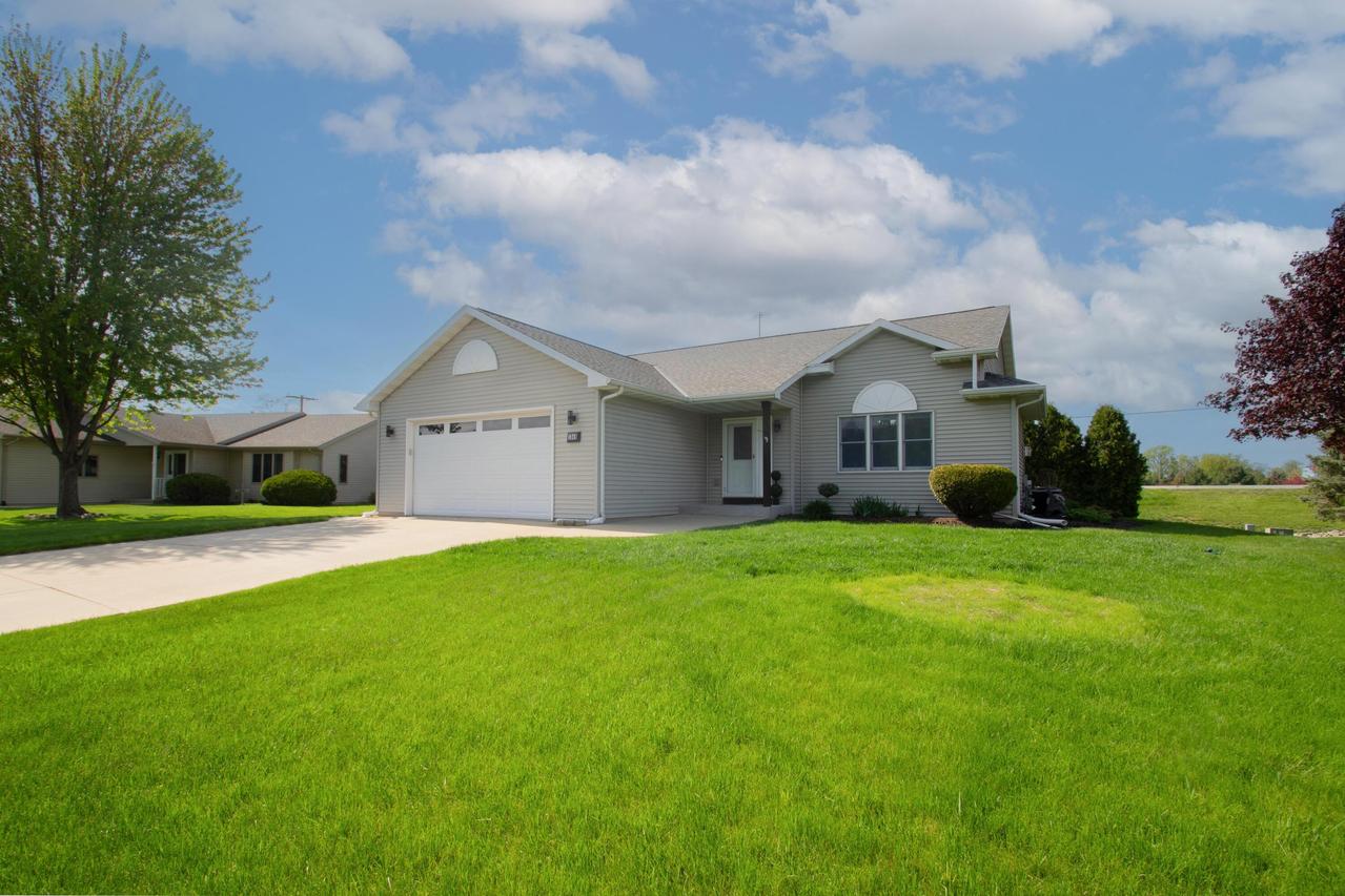 1348 Windsor Cir, Watertown, WI 53098