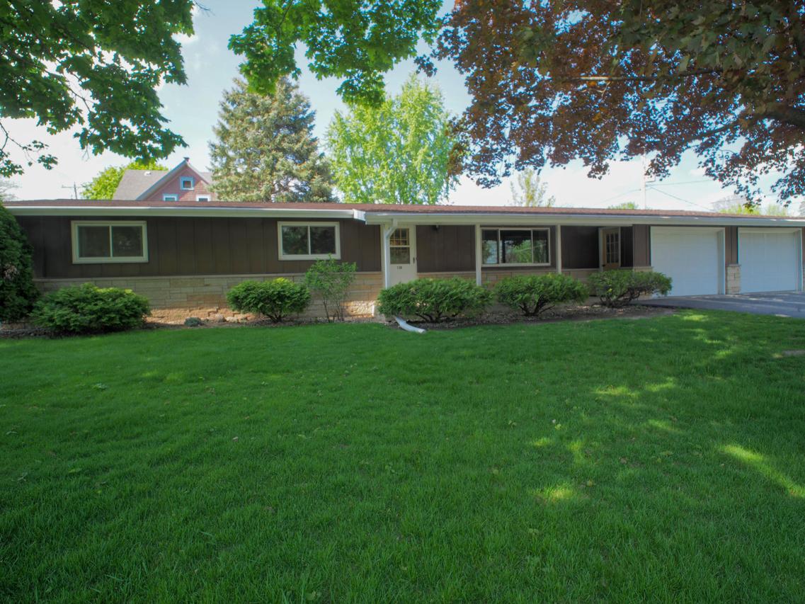 138 W Leonard St, Watertown, WI 53098