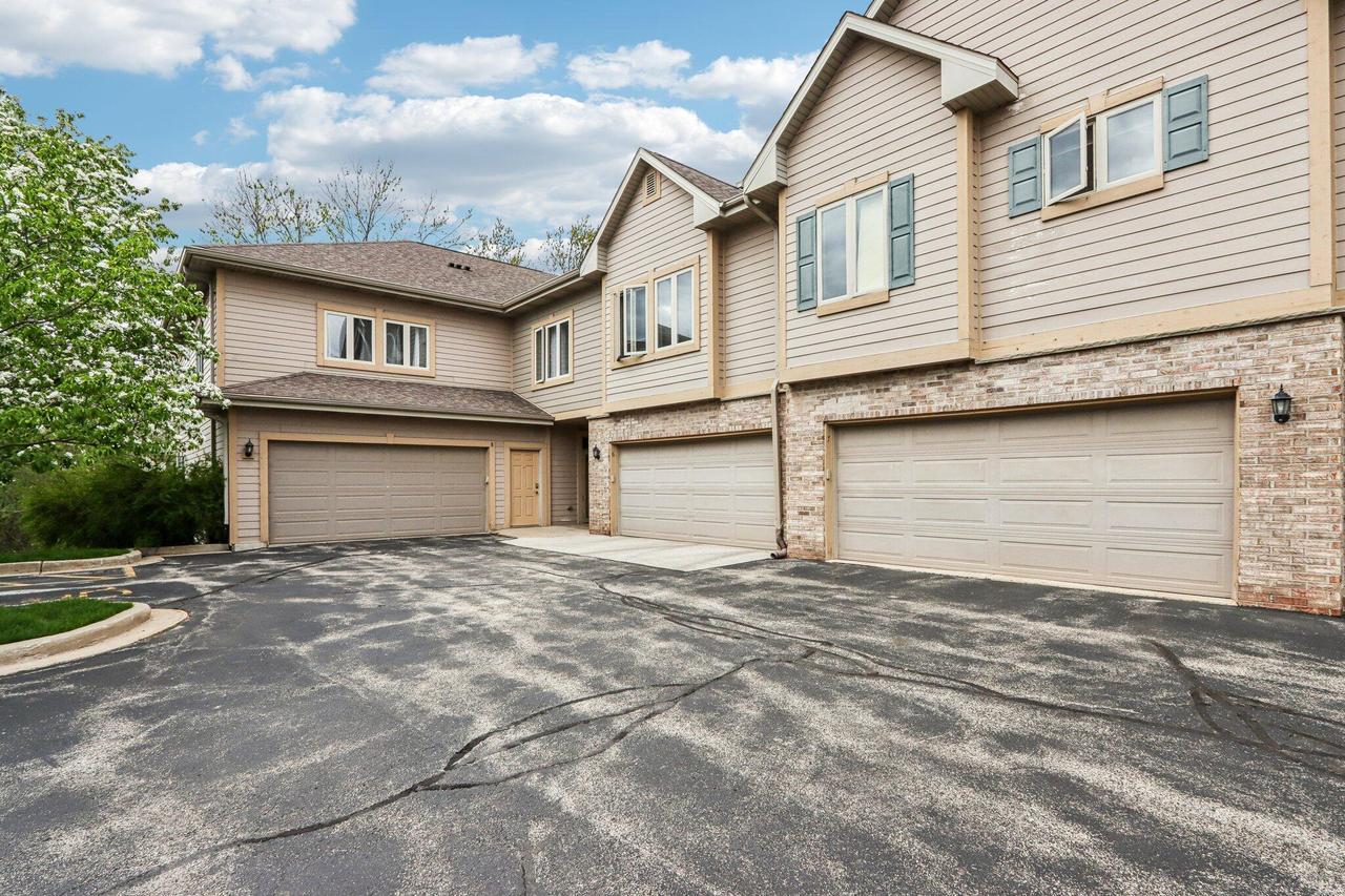 1500 Gabriel Dr #7, Waukesha, WI 53188